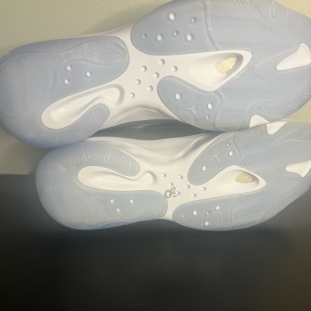 Jordan 11 CMFT - Picture 5 of 7